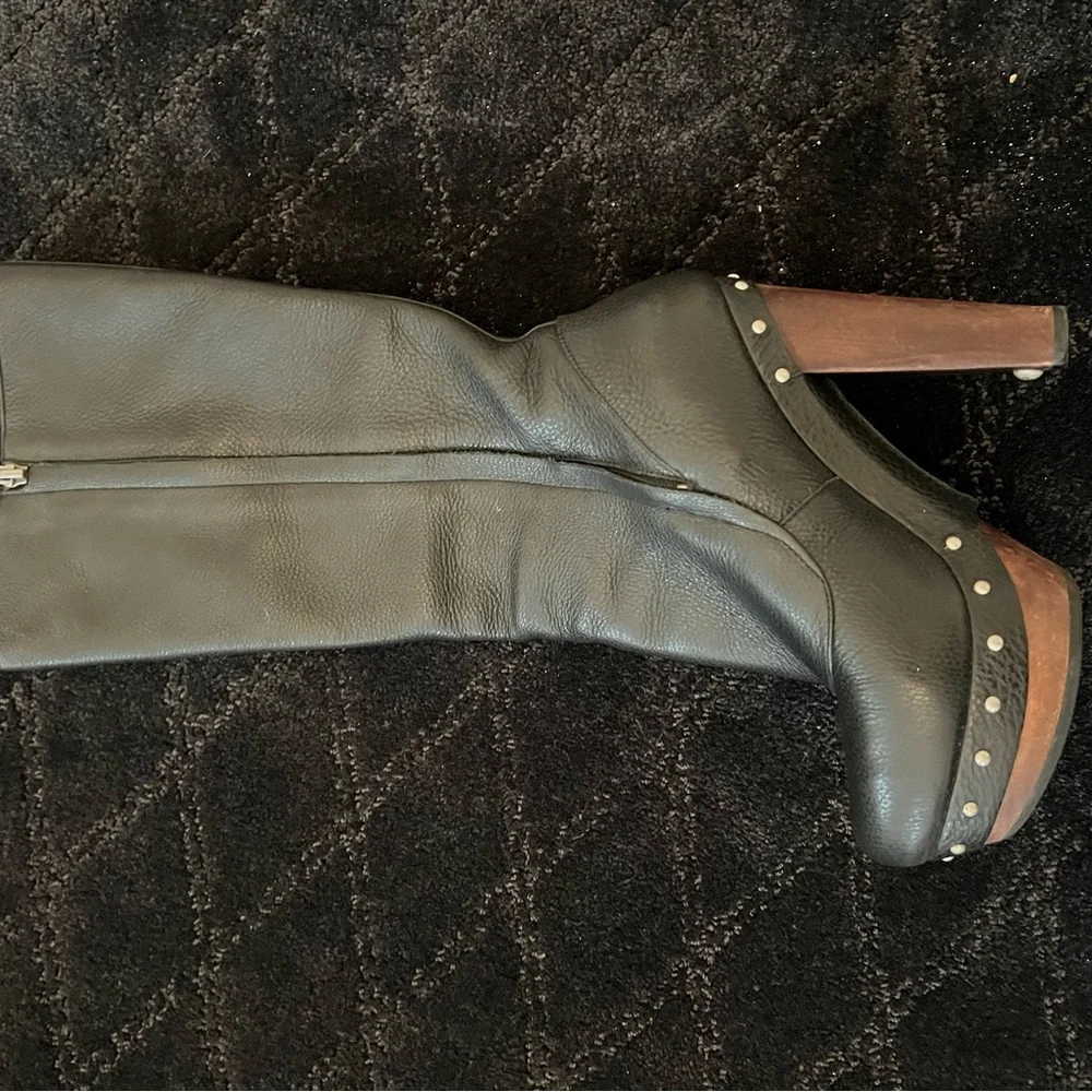 Ugg mid calf platform boot - Picture 4 of 6